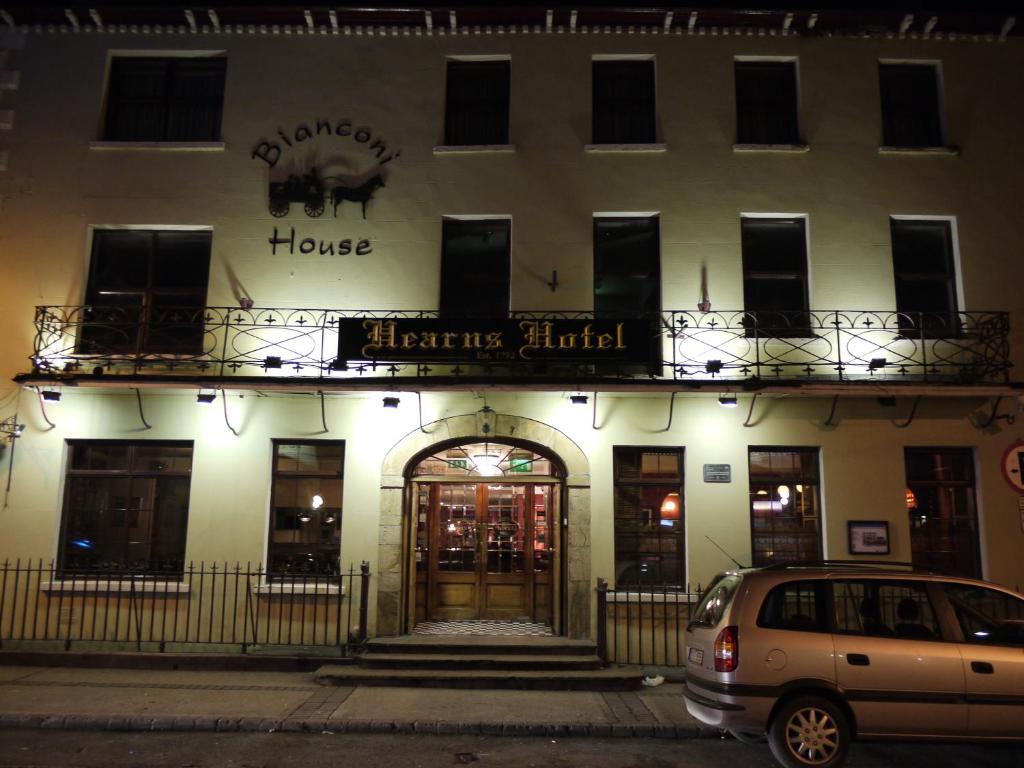 HEARNS HOTEL CLONMEL 2* (Ireland) - from £ 39 | HOTELMIX